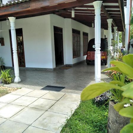 Southern Beach Surf Lodge Ahangama Zewnętrze zdjęcie