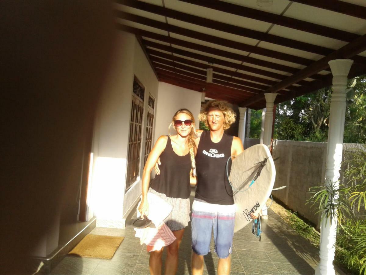 Southern Beach Surf Lodge Ahangama Zewnętrze zdjęcie